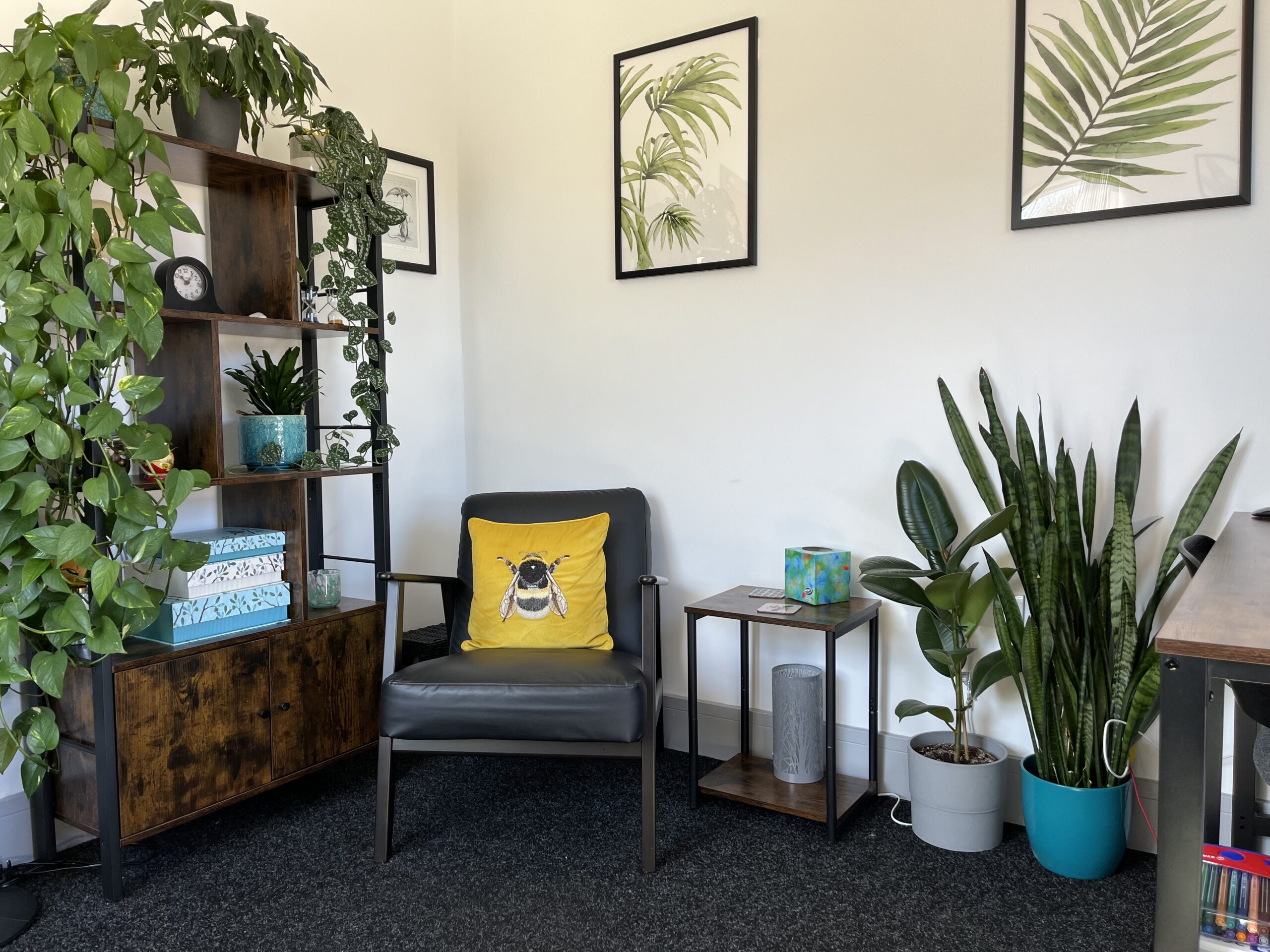 What Actually Happens in a Counselling Session — and What Doesn’t